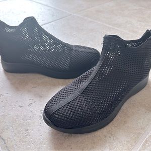 Vagabond Mesh Shoes Zip back